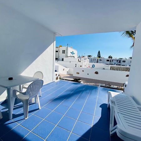 Aguazul - A Pie De Piscina Y Vistas Al Mar Apartman Puerto del Carmen  Kültér fotó