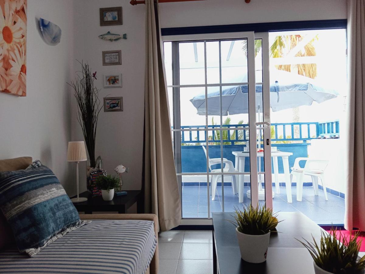 Aguazul - A Pie De Piscina Y Vistas Al Mar Apartman Puerto del Carmen  Kültér fotó